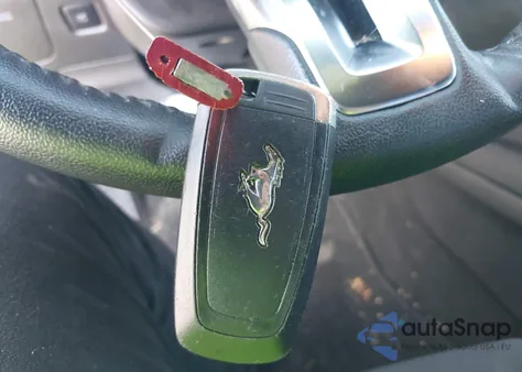 2019 Ford Mustang Ecoboost z USA, uszkodzony, nr VIN 1FA6P8TH7K5115194